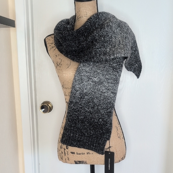 Dolce & Gabbana Luxury Black and Gray Scarf New With Tags - Picture 5 of 7